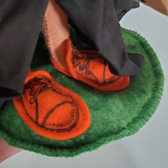 Vintage Annalee Halloween Witch Kid Trick or Treat Poseable Felt Doll 1990s - Picture 11 of 12